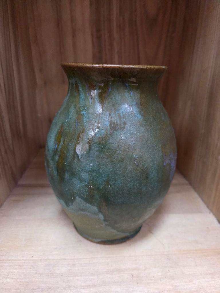 Groene vaas met blauwe accenten keramiek