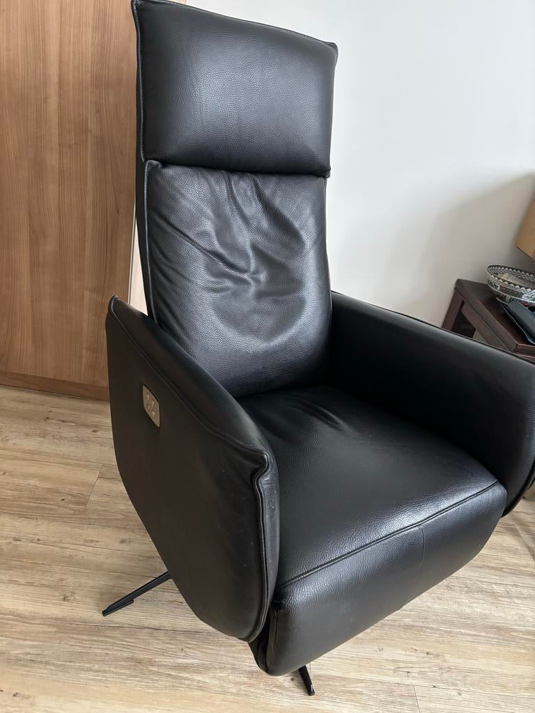 Zwarte leren elektrische relax fauteuil, Huis en Inrichting, Fauteuils, Ophalen, Gebruikt, Leer