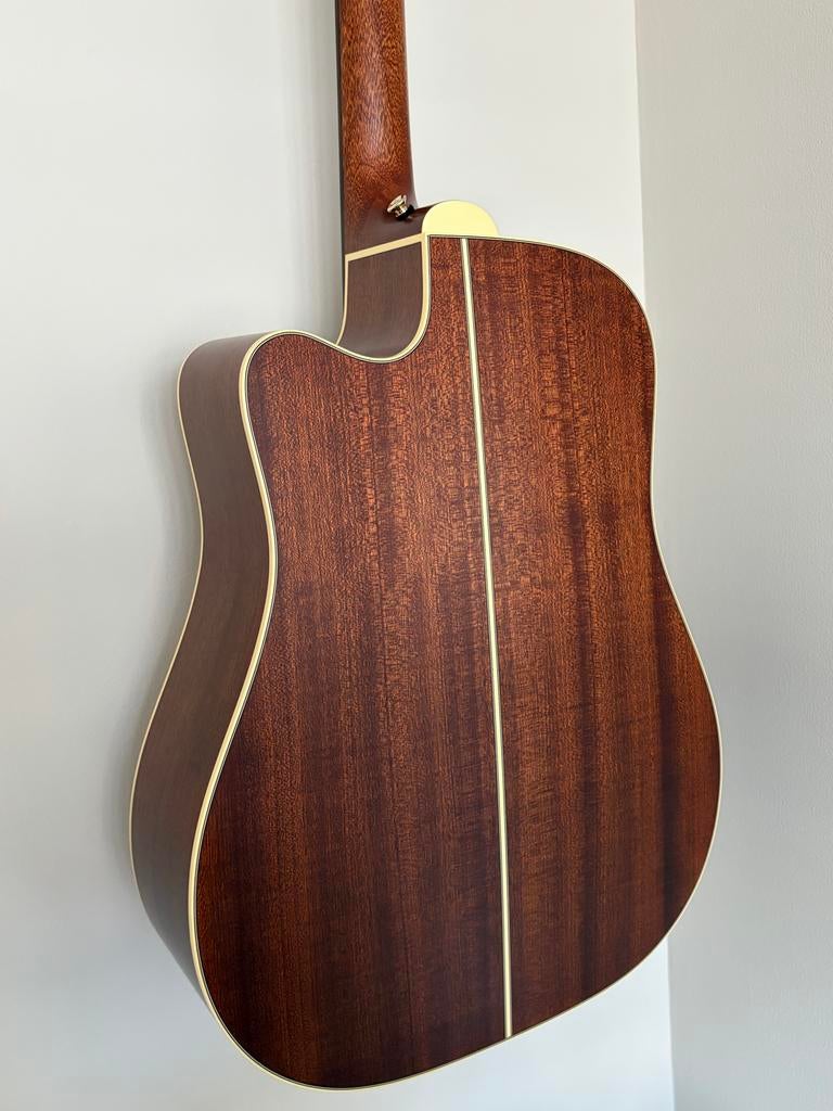 Takamine P3DC, Ophalen, Zo goed als nieuw, Western- of Steelstringgitaar, Met (piezo-)element