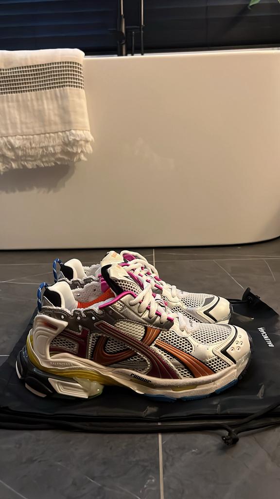 Balenciaga runners multicolor, Overige kleuren, Nieuw, Ophalen of Verzenden, Sneakers of Gympen