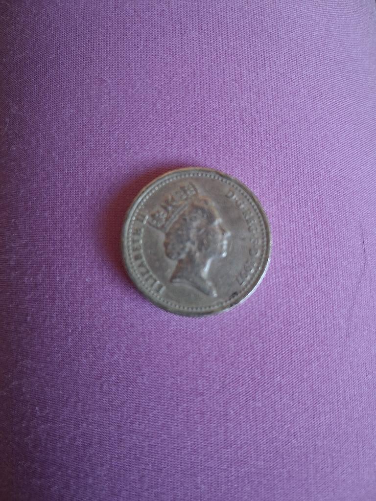 One pound elizabeth 1997 met fout, Postzegels en Munten, Munten | Europa | Niet-Euromunten, Ophalen, Overige landen