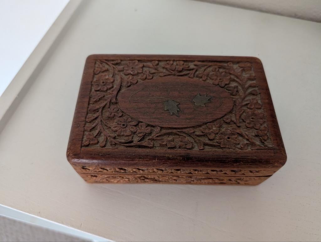 Houten sigarenkistje met houtsnijwerk, Ophalen of Verzenden