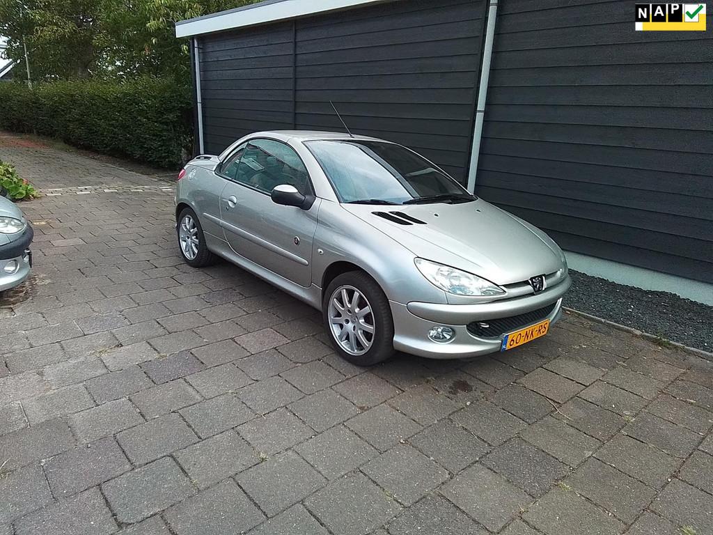 Peugeot 206 CC 1.6-16V Roland Garros airco ecc automaat, 4 cilinders, Cabriolet, 4 stoelen, Beige