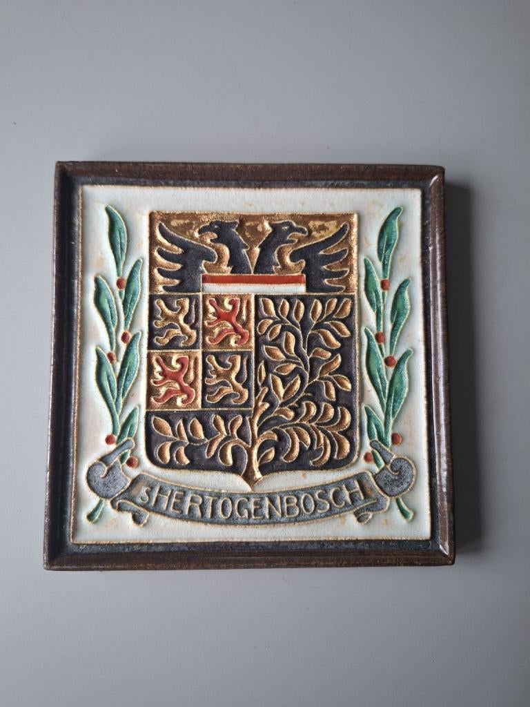 Cloisonne (wapen) tegel Porceleyne Fles 's-Hertogenbosch, Ophalen of Verzenden