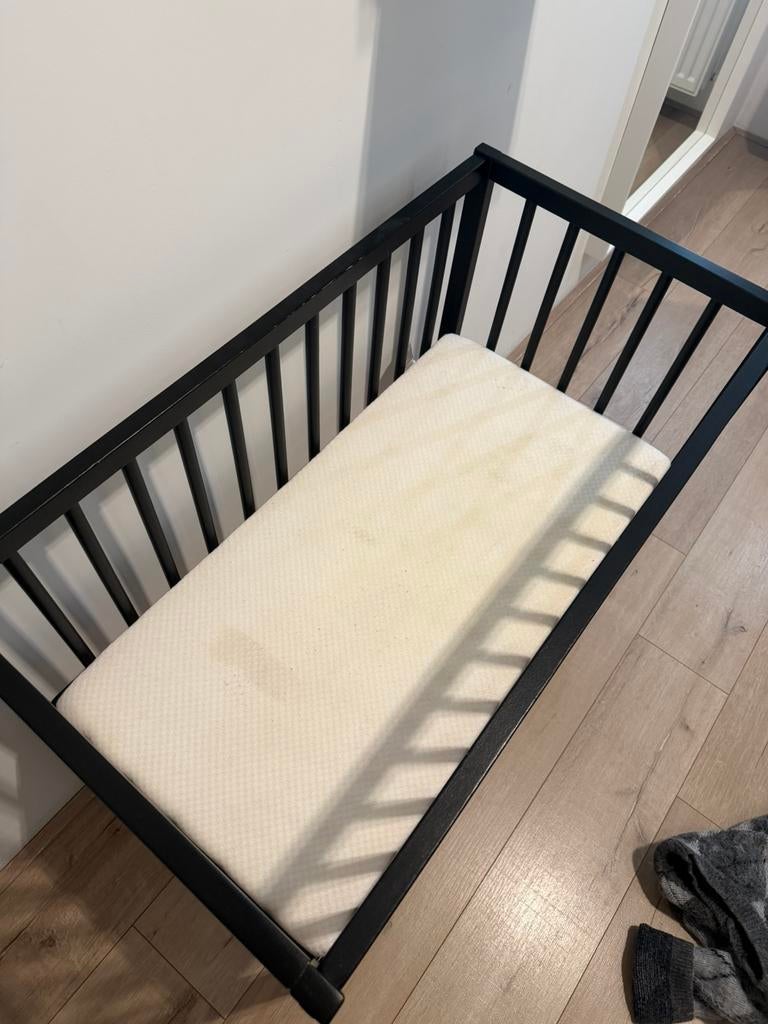 Wieg inclusief matras, Kinderen en Baby's, Babywiegjes en Ledikanten, Ophalen, Zo goed als nieuw, Wieg