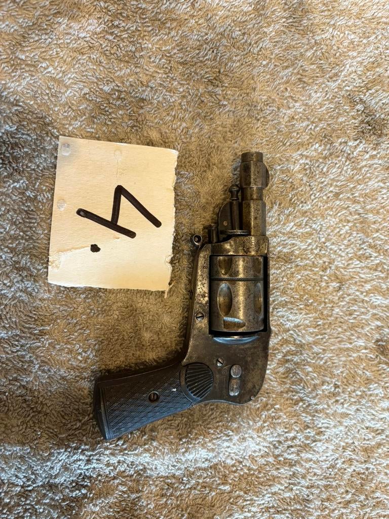 Bulldog revolver 8mm lebel 5s bodyguard, Ophalen