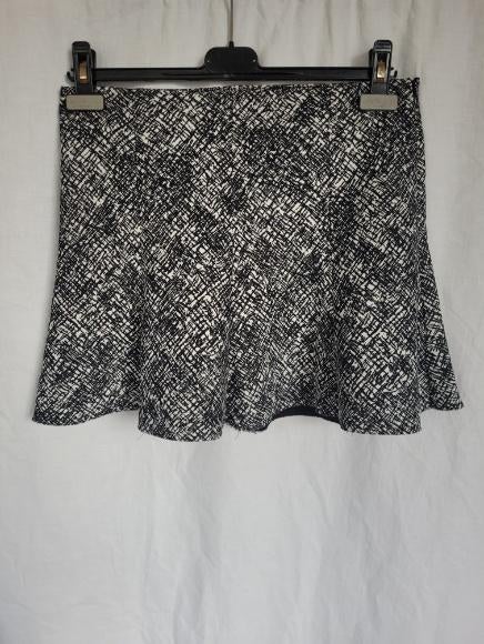Grappige zwart-witte rok mt M merk Zara Woman, Maat 38/40 (M), ., Zwart, Ophalen of Verzenden