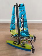 Lego technic catamaran 42105, Ophalen of Verzenden, Zo goed als nieuw