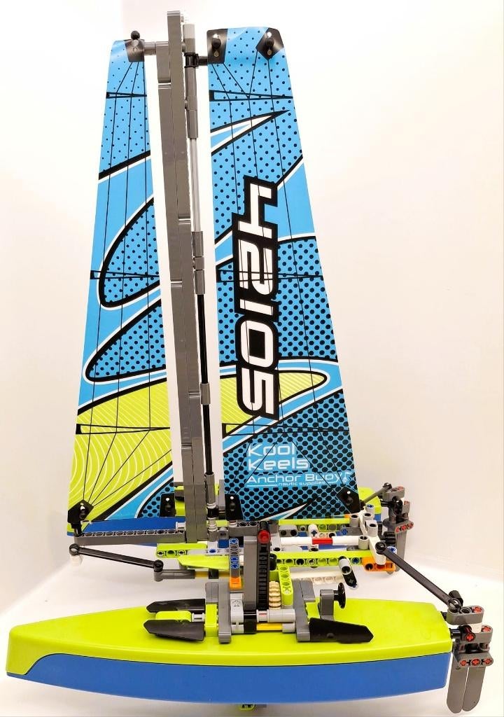 Lego Technic 42105 Catamaran, Ophalen of Verzenden, Zo goed als nieuw, Complete set, Lego