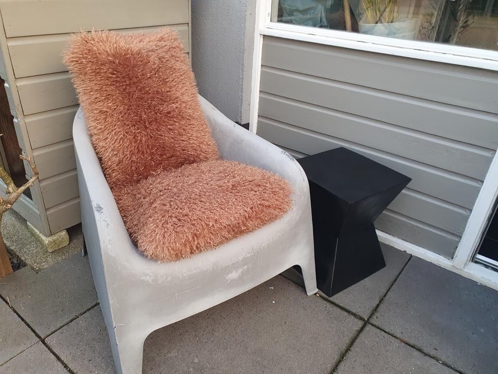 Stoel hg 80  75 cml + 2 kussens +bijzettafel hg. 50 40 40 cm, Tuin en Terras, 2 zitplaatsen, Kunststof, Bijzettafel, Ophalen of Verzenden