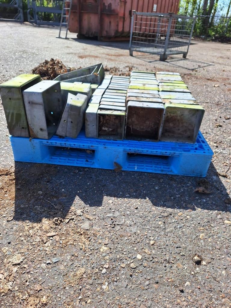 Diverse paalmutsen - Bescherming voor uw palen, Tuin en Terras, Ophalen of Verzenden, Gebruikt, Minder dan 180 cm, Overige typen