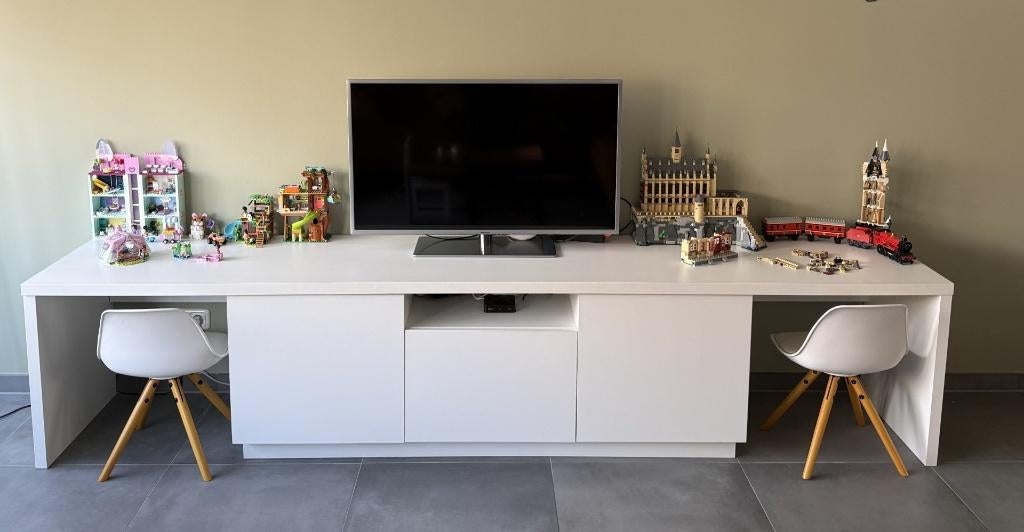 Leuk televisie meubel met 2 stoeltjes, Ophalen, Gebruikt, 200 cm of meer, Minder dan 100 cm