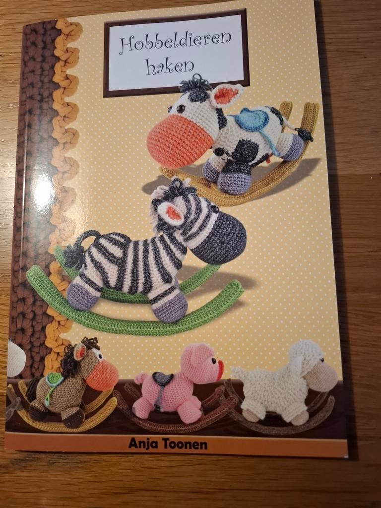 Hobbeldieren haken - Anja Toonen (Haakpret), Ophalen of Verzenden, Nieuw, Haken, Patroon of Boek