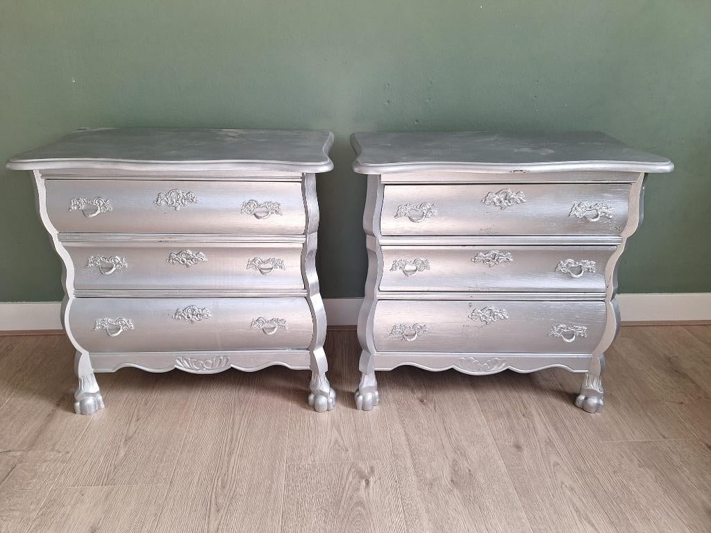 Twee buikkastjes, Ophalen