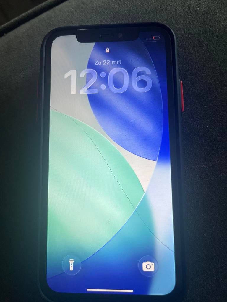 Iphone 11 met barst op de achterkant, Telecommunicatie, Mobiele telefoons | Apple iPhone, Gebruikt, Wit, Zonder simlock, Zonder abonnement