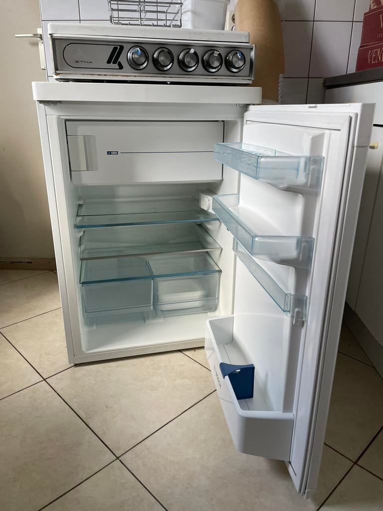 Tafel koelkast bosch, Witgoed en Apparatuur, Koelkasten en IJskasten, Ophalen, Zo goed als nieuw, Met vriesvak