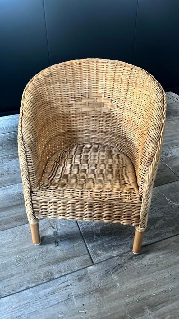 2 rieten stoeltjes, Kinderen en Baby's, Kinderkamer | Tafels en Stoelen, Ophalen of Verzenden, Zo goed als nieuw, Stoel(en)
