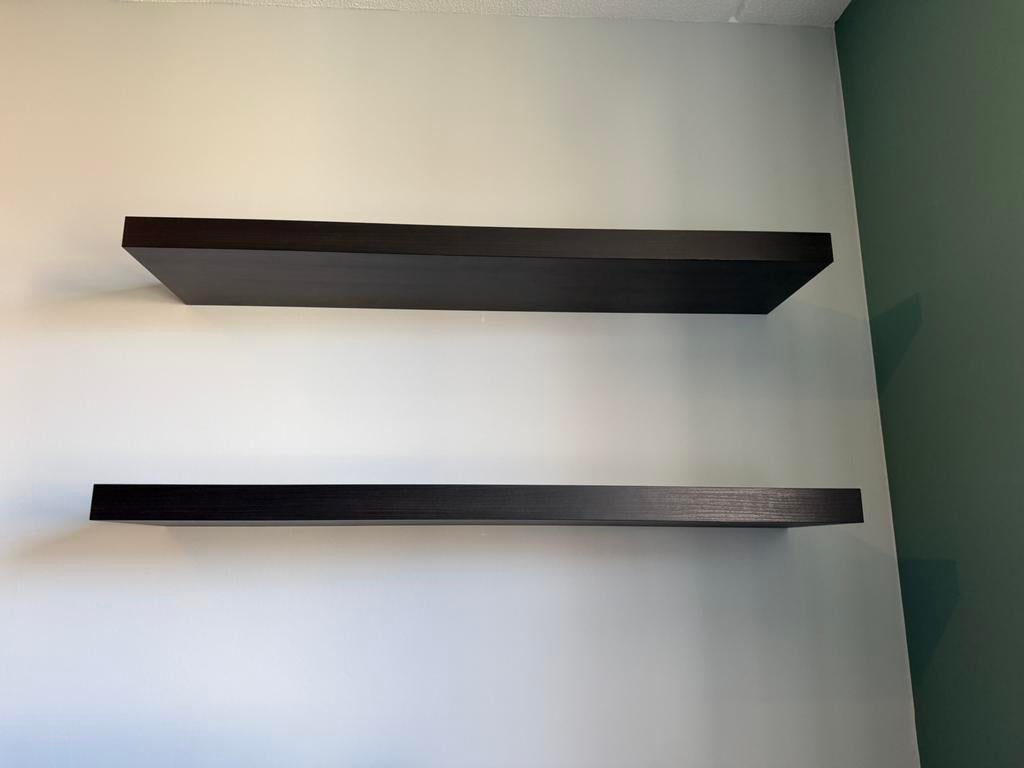 2 wandplanken bruin/zwart (Lack ikea), Huis en Inrichting, Ophalen, Zo goed als nieuw