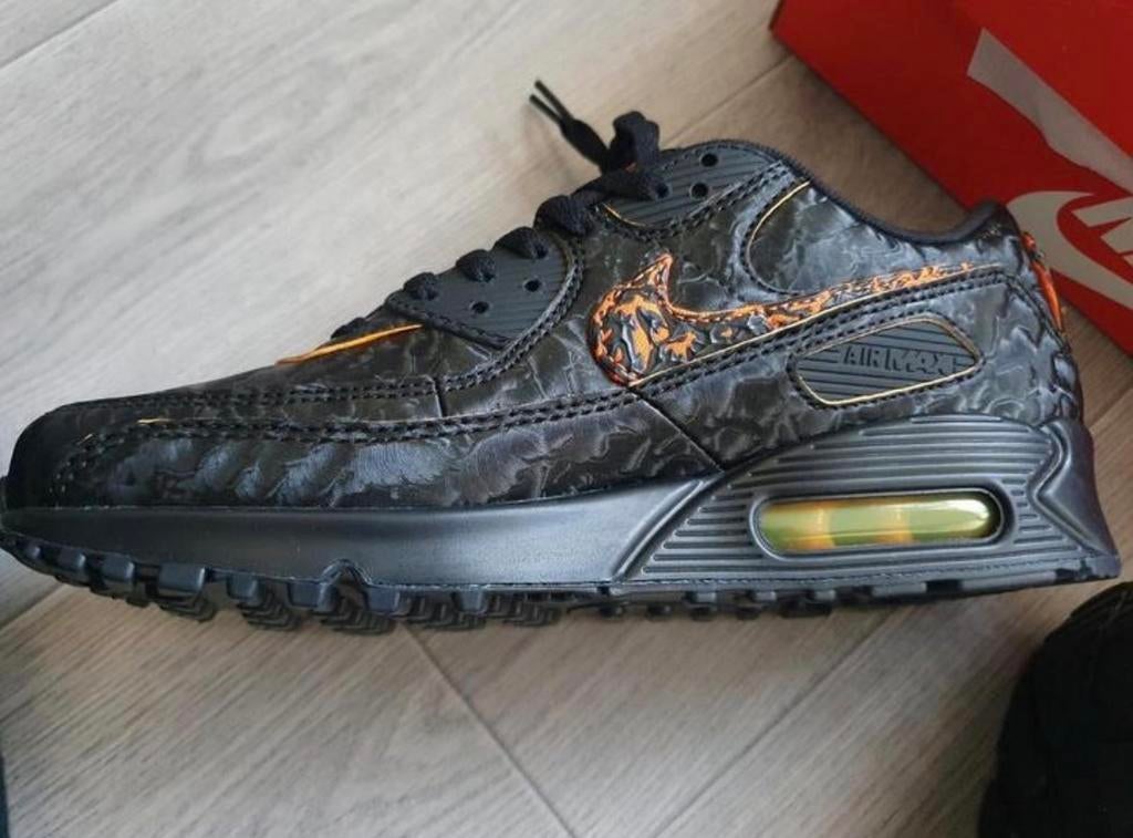 Nike Air Max 90 Vulcano Limited Edition Maat 40,5, Kleding | Heren, Schoenen, Ophalen of Verzenden, Nieuw, Zwart, Sneakers of Gympen