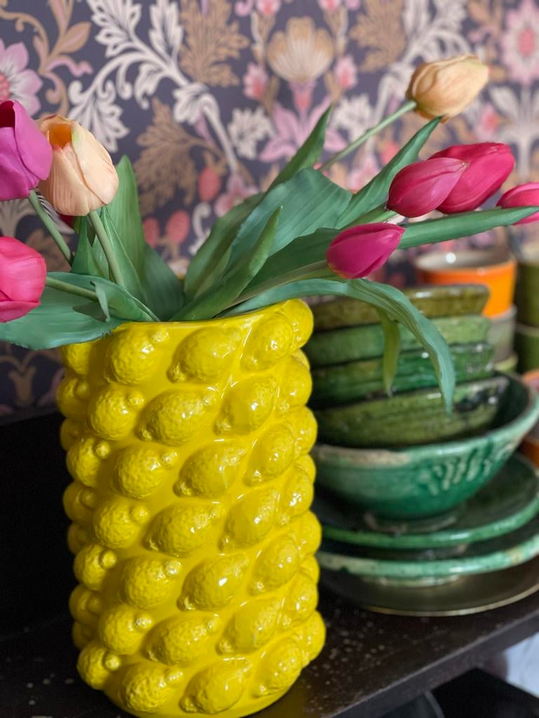 Gele bloemenvaas met citroenreliëf, Geel, Aardewerk of Porselein, Ophalen of Verzenden, Zo goed als nieuw