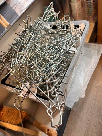 Stellinghaken en pinnen! beschikbaar voor biedingen