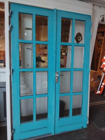 Deur Dubbel hout 139x211 met kozijn getoogd 174x220hg beschikbaar voor biedingen