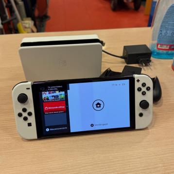 Nintendo Switch Oled White in zeer nette staat beschikbaar voor biedingen