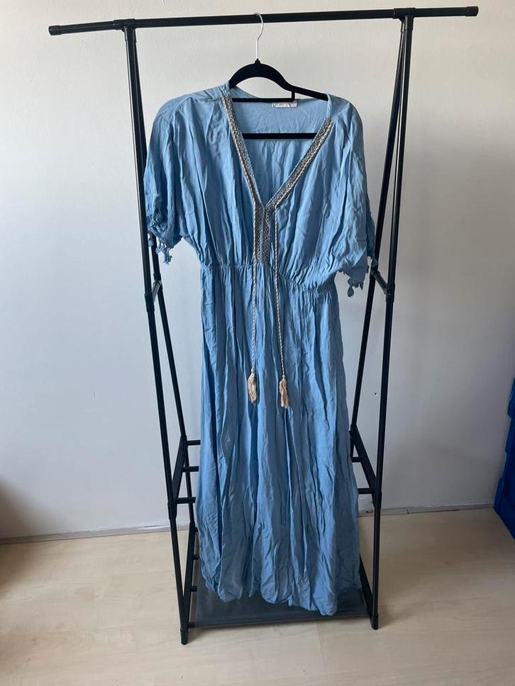 Jurk maat M, Kleding | Dames, Jurken, Zo goed als nieuw, Maat 38/40 (M), Blauw, Onder de knie, Verzenden