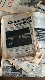 STAPEL OUDE KRANTEN jaren 70 omgeving ouderkerk, Ophalen, 1940 tot 1960, Krant