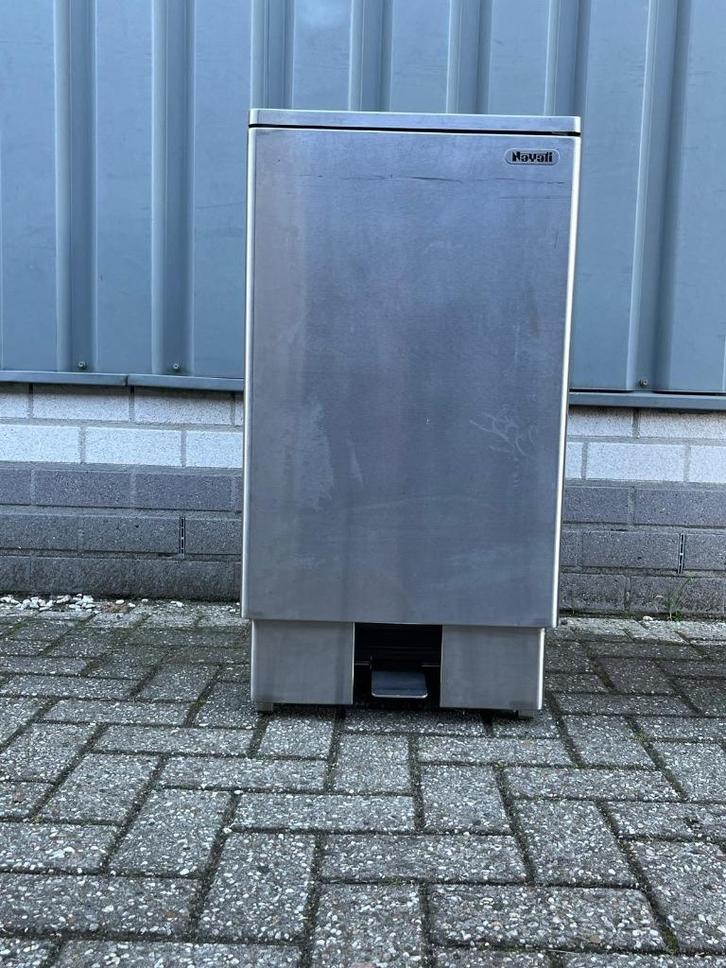 2x RVS pedaal afvalbakken – Horeca kwaliteit., Huis en Inrichting, Woonaccessoires | Prullenbakken, Gebruikt, Rvs, 75 cm of meer