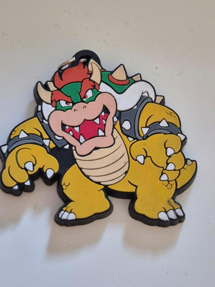 Rubberen Sleutelhanger Nintendo Super Mario Bowser, Verzamelen, Sleutelhangers, Gebruikt, Knuffel of Figuurtje, Verzenden