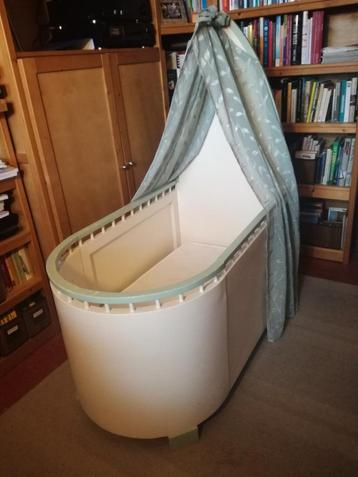 wiegje / ledikant vintage 1960er jaren beschikbaar voor biedingen