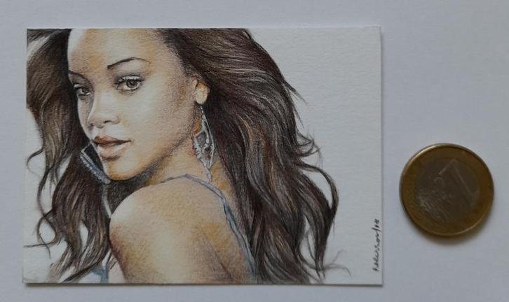Realistische Miniatuur Tekening - Rihanna - Rafael Plessas, Antiek en Kunst, Kunst | Tekeningen en Foto's, Verzenden