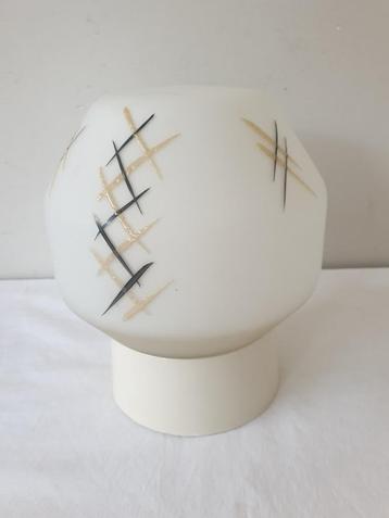  Vintage, jaren 60/70, melkglazen plafonniere beschikbaar voor biedingen