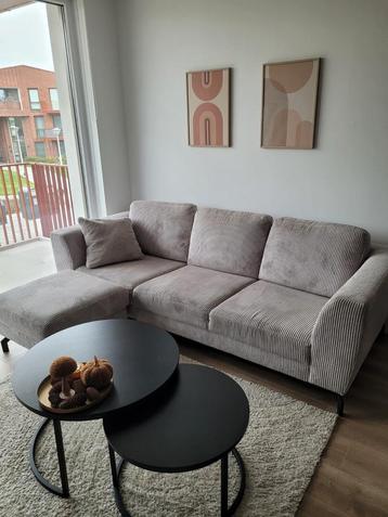 Grijze Ribstof Bank + Poef (240x100) - Zeer Goed! beschikbaar voor biedingen