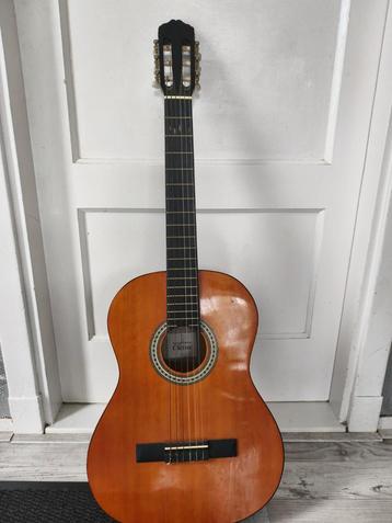 Klassieke Gitaar  beschikbaar voor biedingen