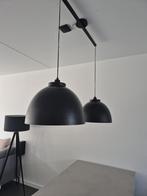 Te koop: Zwarte eetkamerlamp met dubbele kap + lightswing, Ophalen, Zo goed als nieuw, Metaal, 75 cm of meer