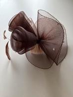 Bruine Fascinator Hoed, Ophalen of Verzenden, Zo goed als nieuw, One size fits all, Hoed