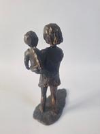 Beeldje kunstenares Corry Ammerlaan "Meisje met baby", Verzamelen, Beelden en Beeldjes, Ophalen of Verzenden, Zo goed als nieuw