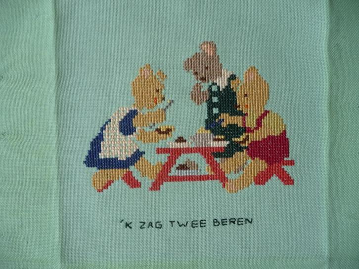 4 werkjes "Kinderliedjes", Hobby en Vrije tijd, Borduren en Borduurmachines, Gebruikt, Onderdeel of Toebehoren, Handborduren, Ophalen of Verzenden