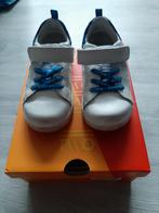 Schoenen wit met blauw echt leer maat 23, Schoentjes, Ophalen of Verzenden, Zo goed als nieuw, Two Day