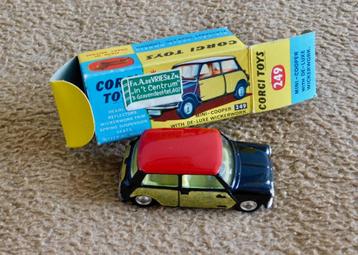 Corgi Toys Mini Cooper with De-Luxe Wickerwork nr.249 beschikbaar voor biedingen