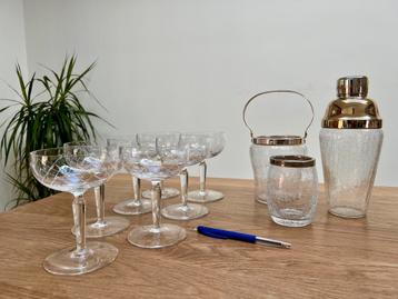 Kristal: Driedelige coctailset met zes coctailglazen beschikbaar voor biedingen