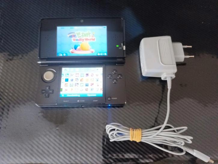 Zwarte Nintendo 3DS met Homebrew en heel veel spellen, Spelcomputers en Games, Spelcomputers | Nintendo 2DS en 3DS, Zo goed als nieuw