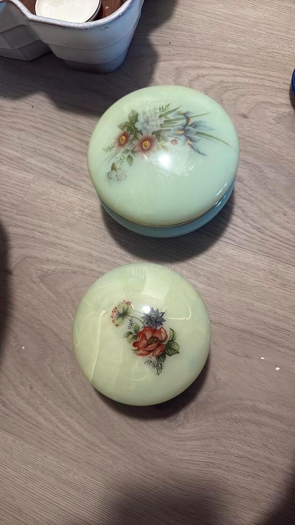 2 Vintage Italian Genuine Alabaster Trinket Box  Hand, Antiek en Kunst, Antiek | Porselein, Ophalen of Verzenden
