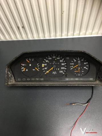 Mercedes W124  1995    Diesel   124 542 3469  Km Tellerklok beschikbaar voor biedingen