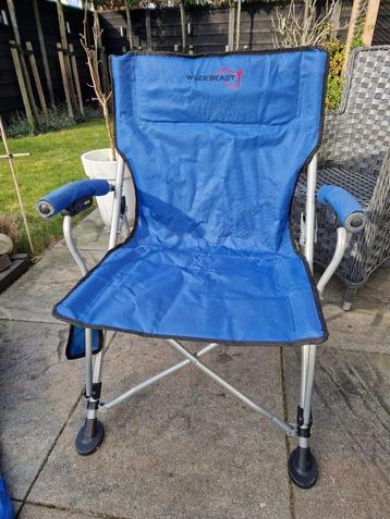 Campingstoel Wildebeast (kleur blauw) z.g.a.n. beschikbaar voor biedingen