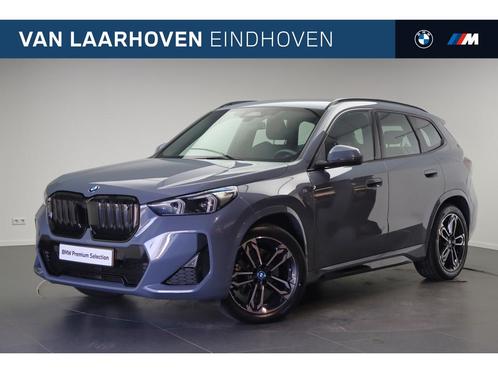BMW iX1 xDrive30 M Sport / Sportstoelen / Adaptieve LED / Ad, Auto's, BMW, Bedrijf, Te koop, iX1, 4x4, Achteruitrijcamera, Alarm