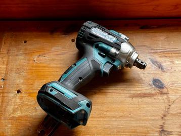 DTW300 makita 18v slagmoersleutel beschikbaar voor biedingen