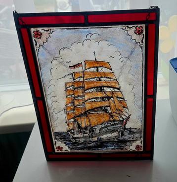 Gebrandschilderd glasraam – Zeilschip (22x30 cm)
 beschikbaar voor biedingen